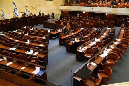 الهيئة العامة للكنيست تصادق نهائيا على اقتراح قانون يقضي بإغلاق مطار بن غوريون والمعابر البرية